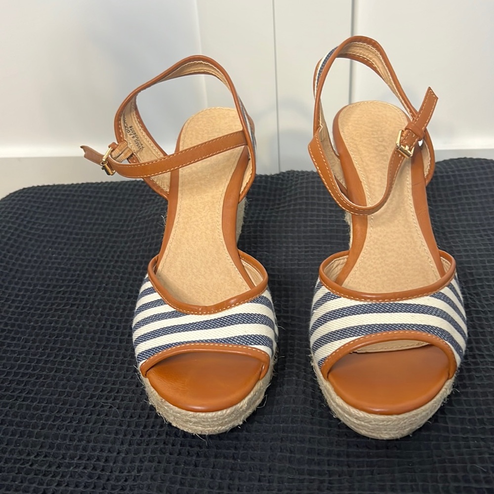 Report “Duchess” wedges. Size 9.5
